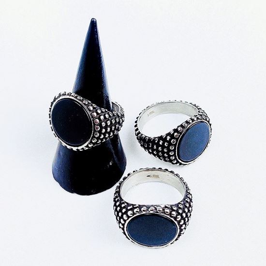 Immagine di Anello puntinato cerchio nero in acciaio
